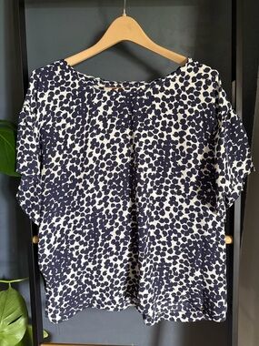 LOFT Navy White Abstract Print Flutter Sleeve Blouse Large Workwear